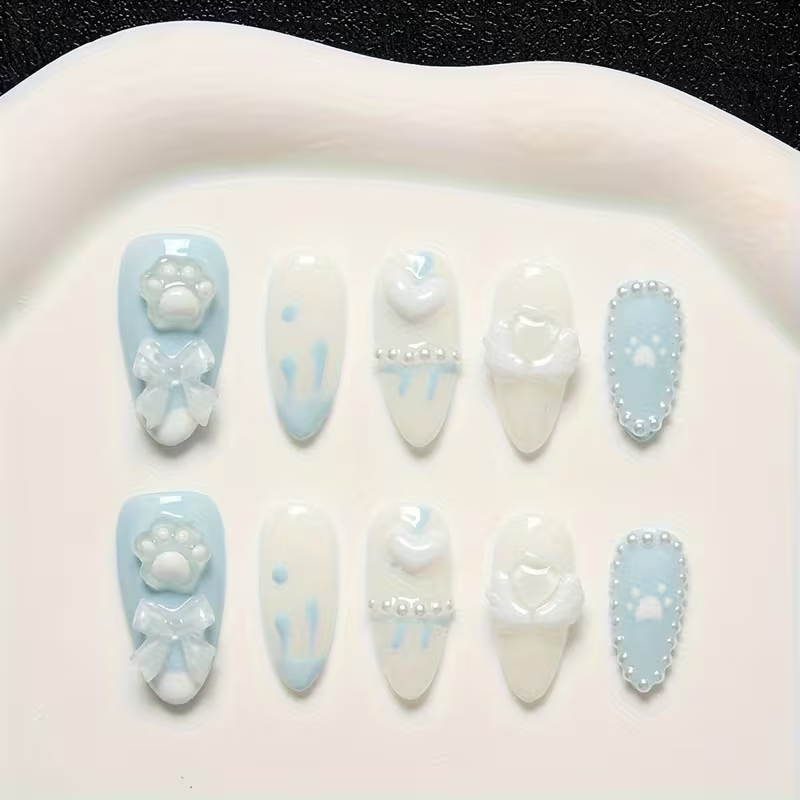 Cat Claw Bark - 10 pieces of almond-shaped blue and